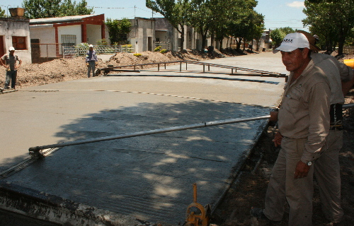 Continúan Pavimentando la calle Guemes