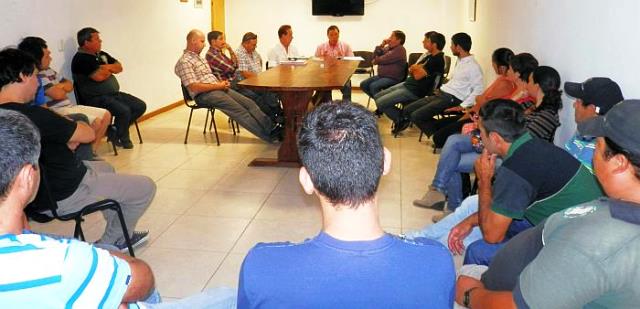 Se reunió con vecinos de Las Toscas