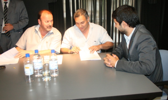 Firma de convenios con municipios y comunas