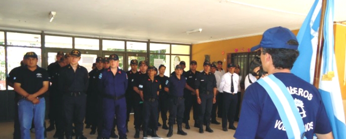 Capacitan a bomberos en San Javier