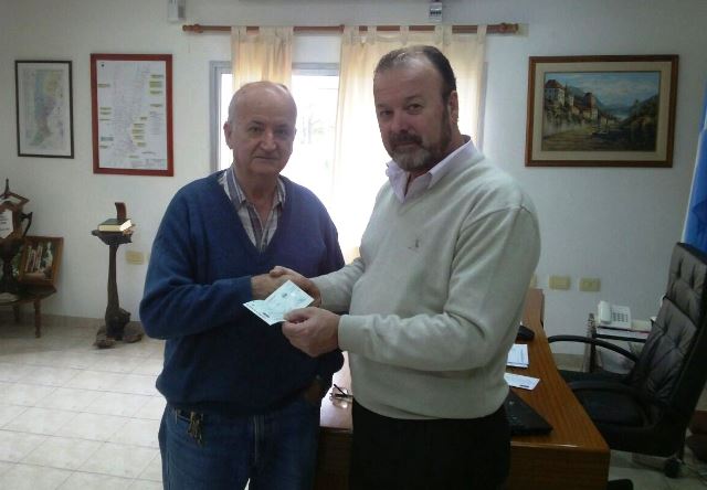 Entregó 11 ayudas institucionales