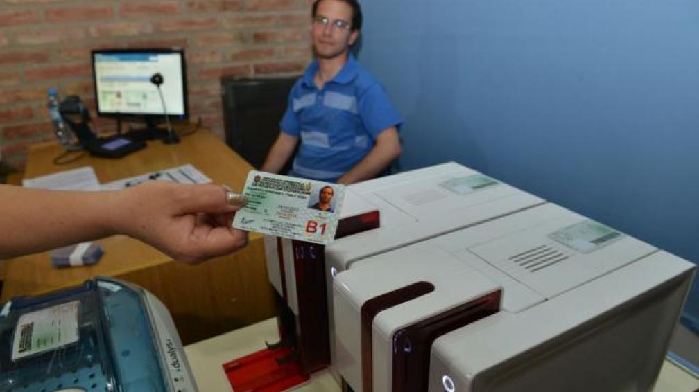 La comunidad sorda exige sus licencias de conducir