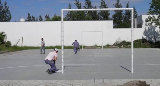 SE CONSTRUYEN PLAYONES DEPORTIVOS EN RECONQUISTA