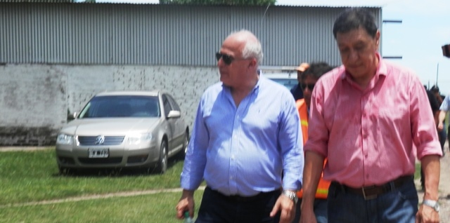 Leandro Chamorro con el Gobernador en su visita a Las Toscas