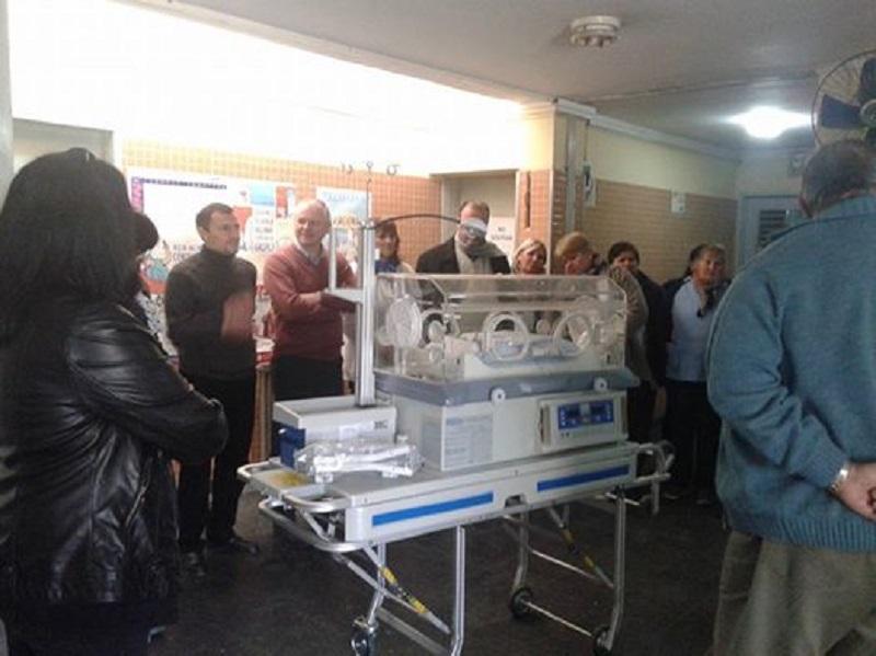 Entrega de incubadora Neo Samco Villa Ocampo 1