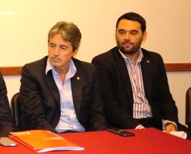 Rojas junto a Garibay