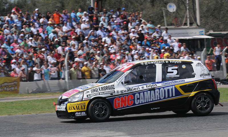 Emiliano Giacoponi (Renault Clio), ganador de la competencia disputada el 13 de marzo en San Jorge
