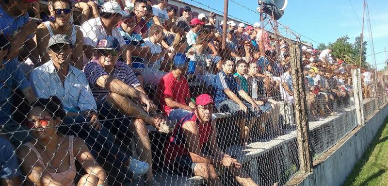 Gran concurrencia de público al estadio de San Antonio de Obligado