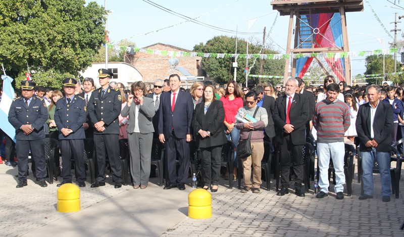 Las autoridades presente en el acto del 23 de agosto por el 137° aniversario de Las Toscas