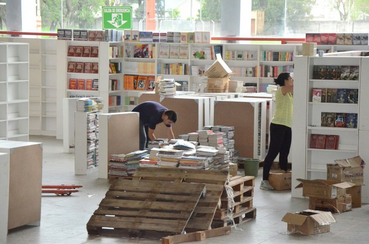 feria-del-libro-preparativos1
