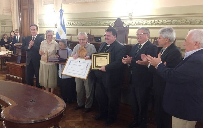 homenaje-a-diocesis-en-senado