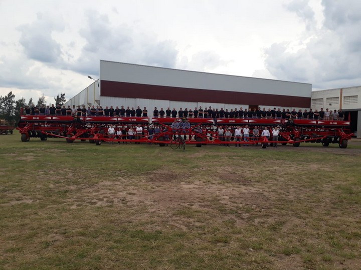 sembradora-gigante-dolbi