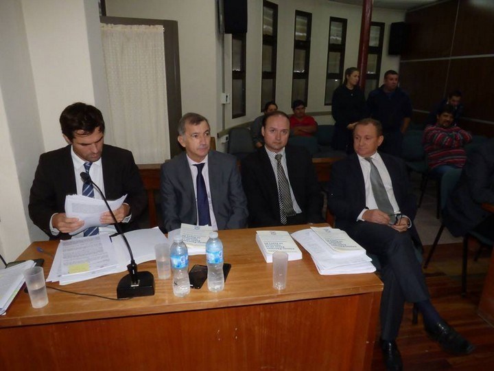 abogado-zupel-y-querella-en-audiencia-valdez