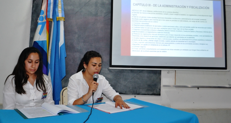 Presidente y secretaria de la asamblea