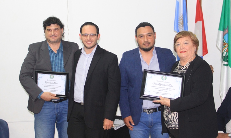 Los ediles salientes, Gustavo Mana y Graciela Da Silva, recibieron un reconocimiento por parte del HCM