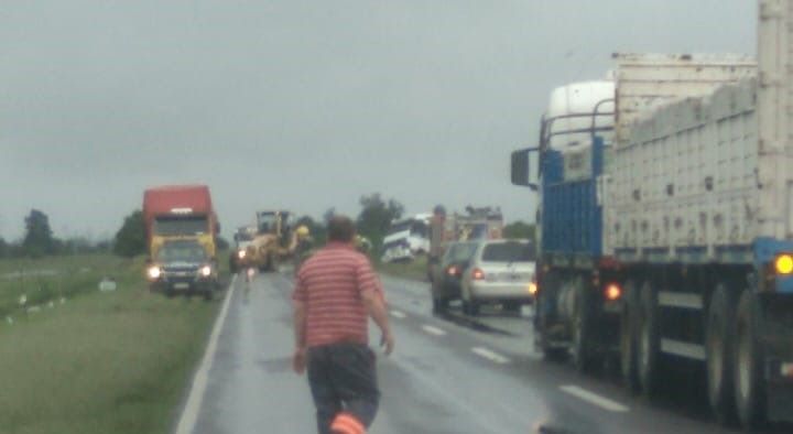 largas cola sobre la ruta 11