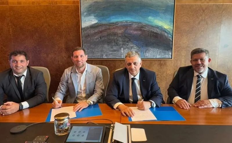 Horacio Marín, Ceo de YPF y los representantes de Essential Energy