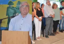 Florencia: Entrega de certificados de los cursos y talleres municipales