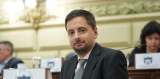 Peralta propone que los trabajadores estatales tengan la libertad de elegir su ART