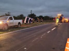 Villa Ocampo: Corte total de la Ruta Nacional 11 para retirar un camión despistado