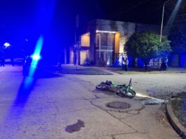 Las Toscas: Dos motociclistas resultaron heridos tras un choque con una camioneta