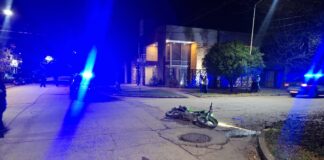 Las Toscas: Dos motociclistas resultaron heridos tras un choque con una camioneta