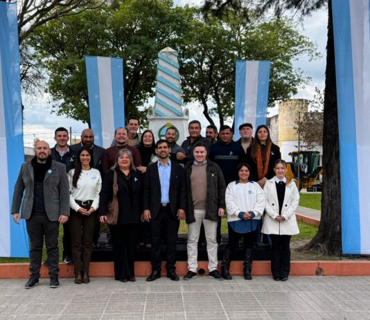 Las Toscas: Se realizó el Acto Oficial por el 210° aniversario de la Declaración de la Independencia Argentina