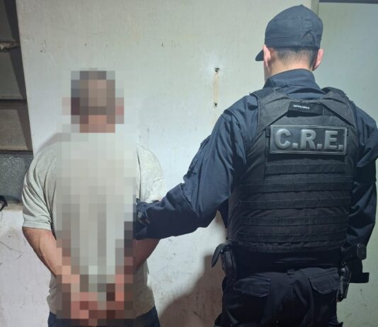 Villa Ocampo: Aprehenden a un hombre por amenazar y agredir a una pareja