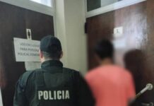 Villa Ocampo: Detienen a un hombre con cinco envoltorios de presunta cocaína