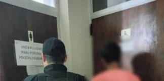 Villa Ocampo: Detienen a un hombre con cinco envoltorios de presunta cocaína