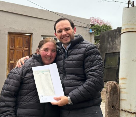 Villa Ocampo: Familias ocampenses recibieron sus escrituras en el marco de la Ley Pierri