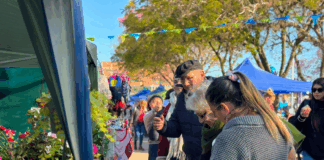 Villa Ocampo: La Feria Ocampense reunió a 36 emprendedores en Plaza San Martín