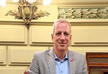 Scarpin: “Aprobamos una ley para cortar el circuito de los celulares robados”