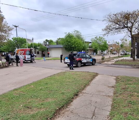 Villa Ocampo: Una motociclista fue trasladada al hospital tras un choque